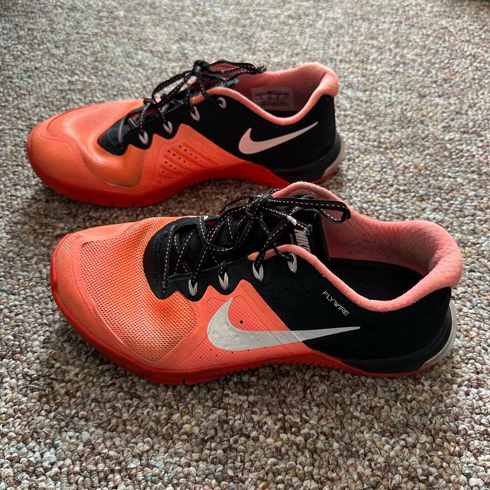 Nike Women’s Metcon 2 Sneakers